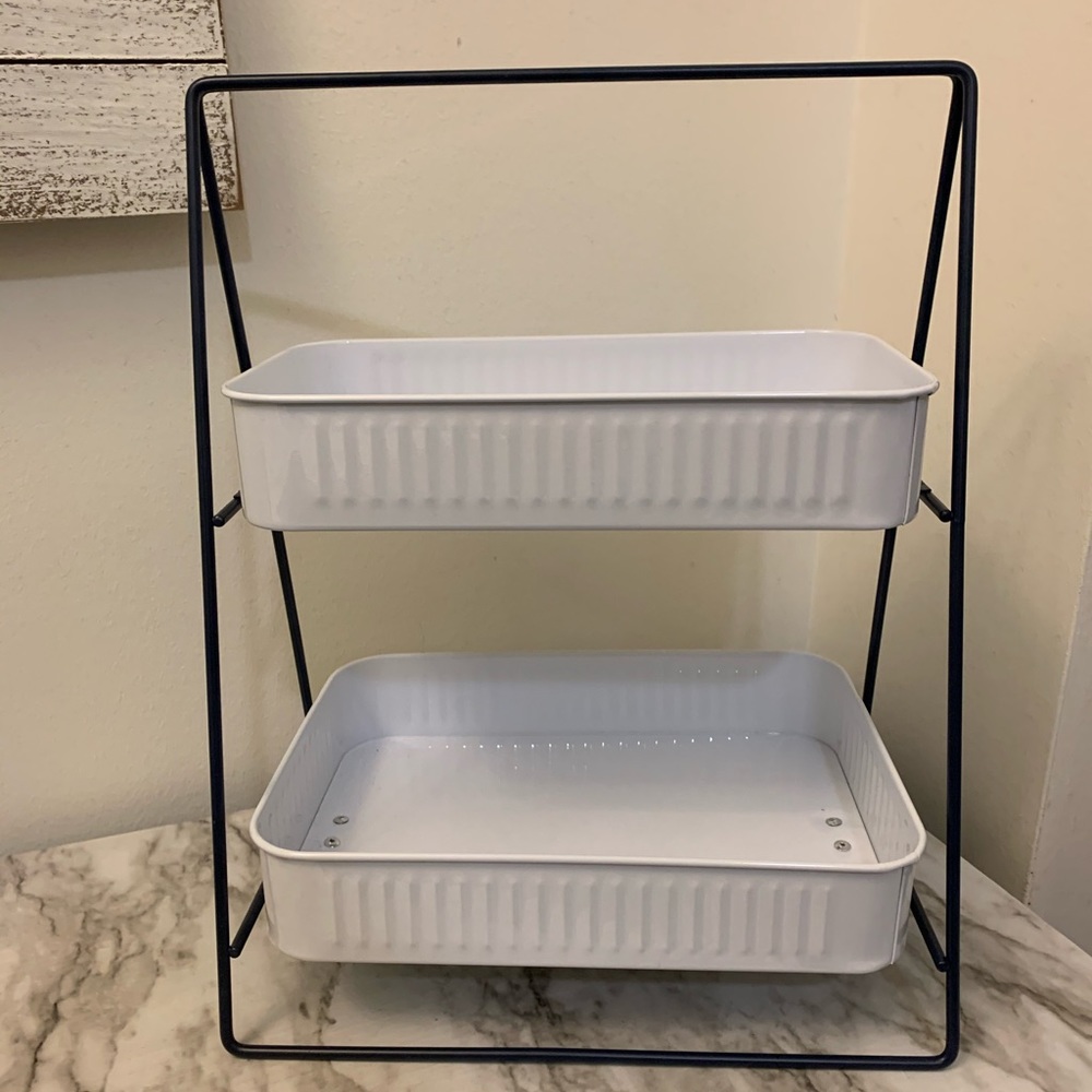 BP Tiered Tray Blue and White